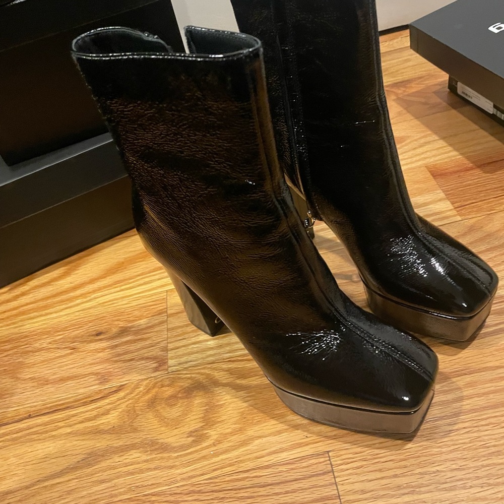 Black patent and leather Giuseppe booties, size 40, never worn
